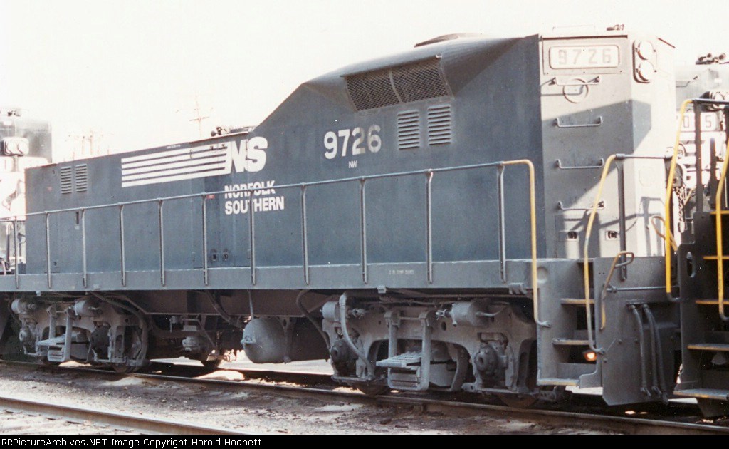 NS 9726 is coupled to NS 1371 at Glenwood Yard